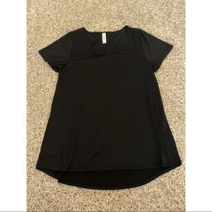 LuLaRoe solid black classic shirt. Size small.